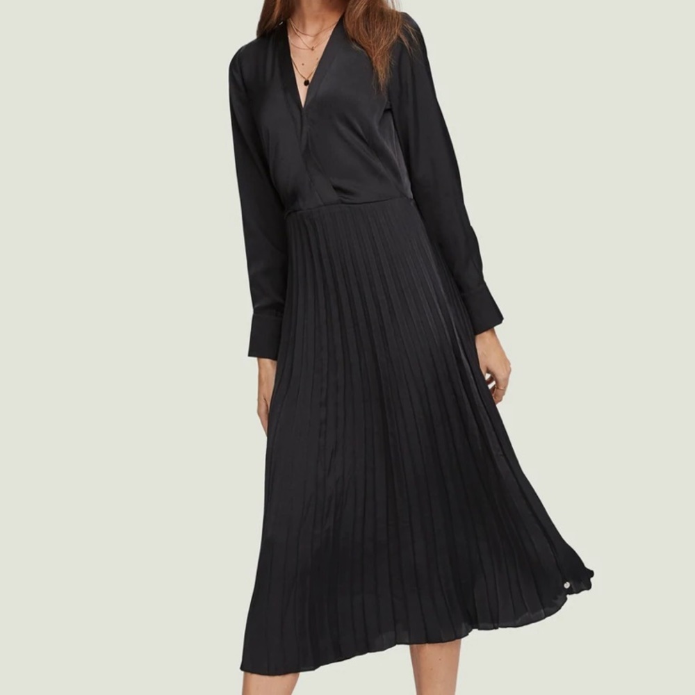 Scotch & Soda Printed Pleated Midi-dress - Picture 4 of 7